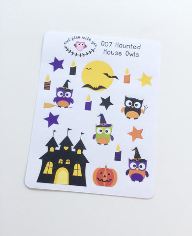 O06 || 17 Haunted House Owl Stickers