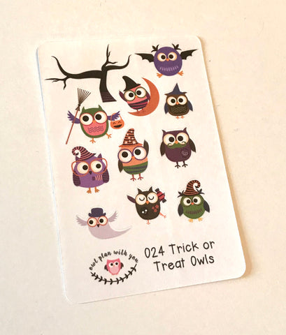 O24 || 11 Trick or Treat Owl Stickers